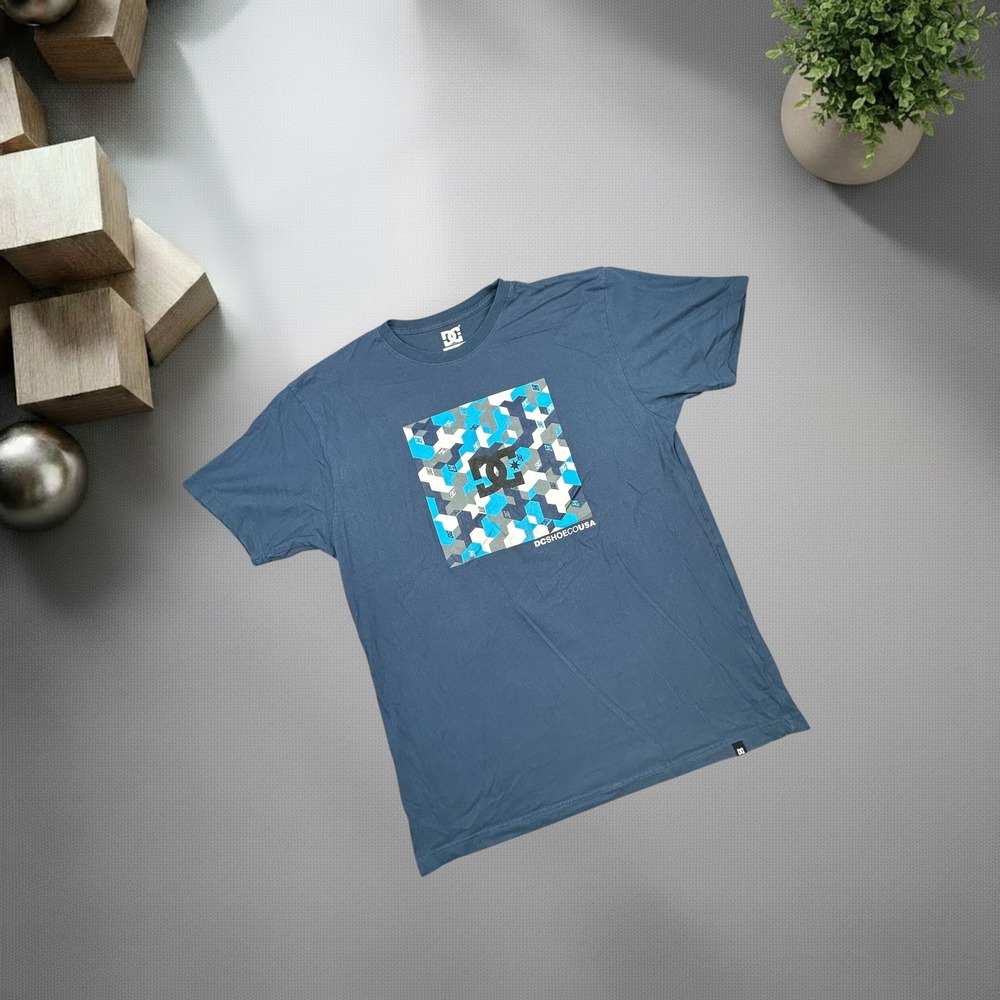 DC Shoes Graphic T-Shirt XL Navy Blue Geometric Cube Logo‎ Skater Streetwear Y2K